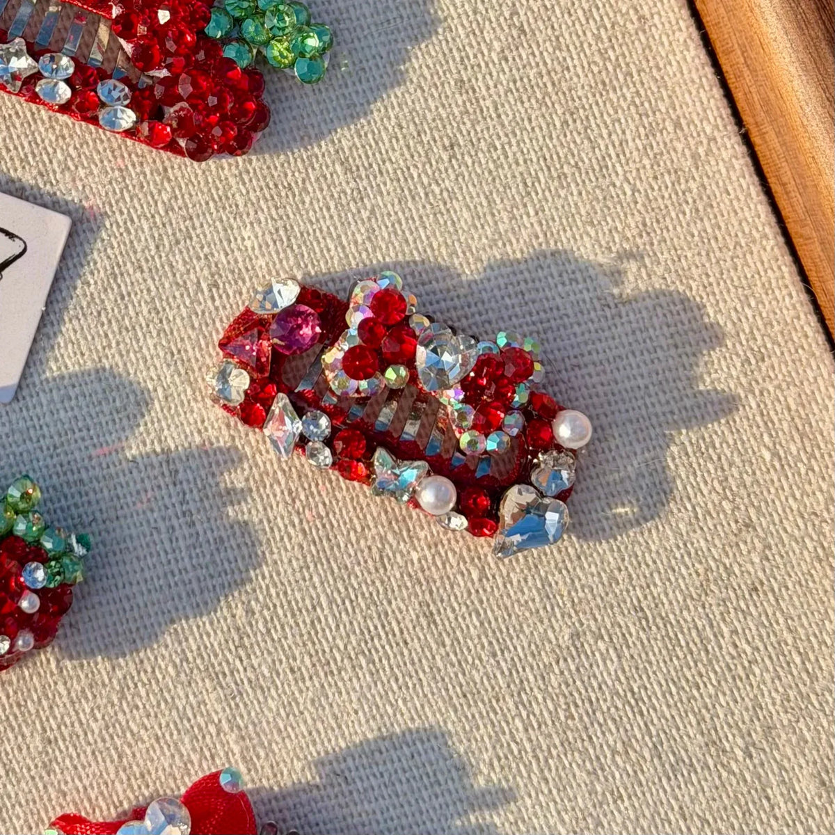 Summer Red Collection Crystal Grooming Clip
