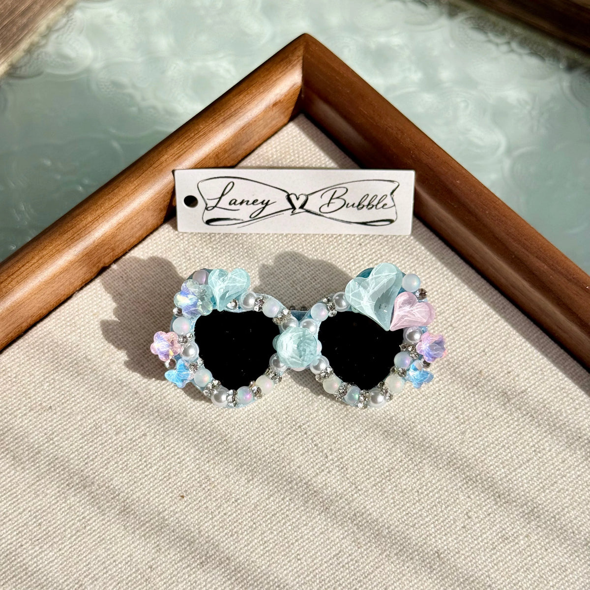 Aurora Heart Sunglasses Clip