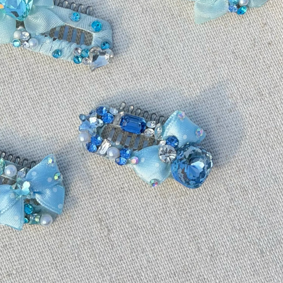 Summer Blue Collection Crystal Grooming Clip