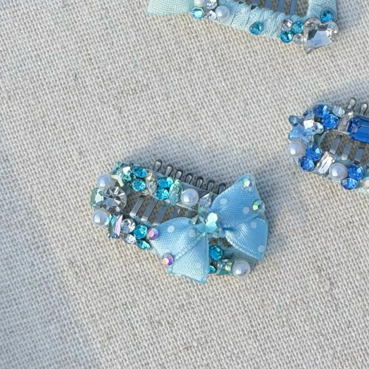 Summer Blue Collection Crystal Grooming Clip