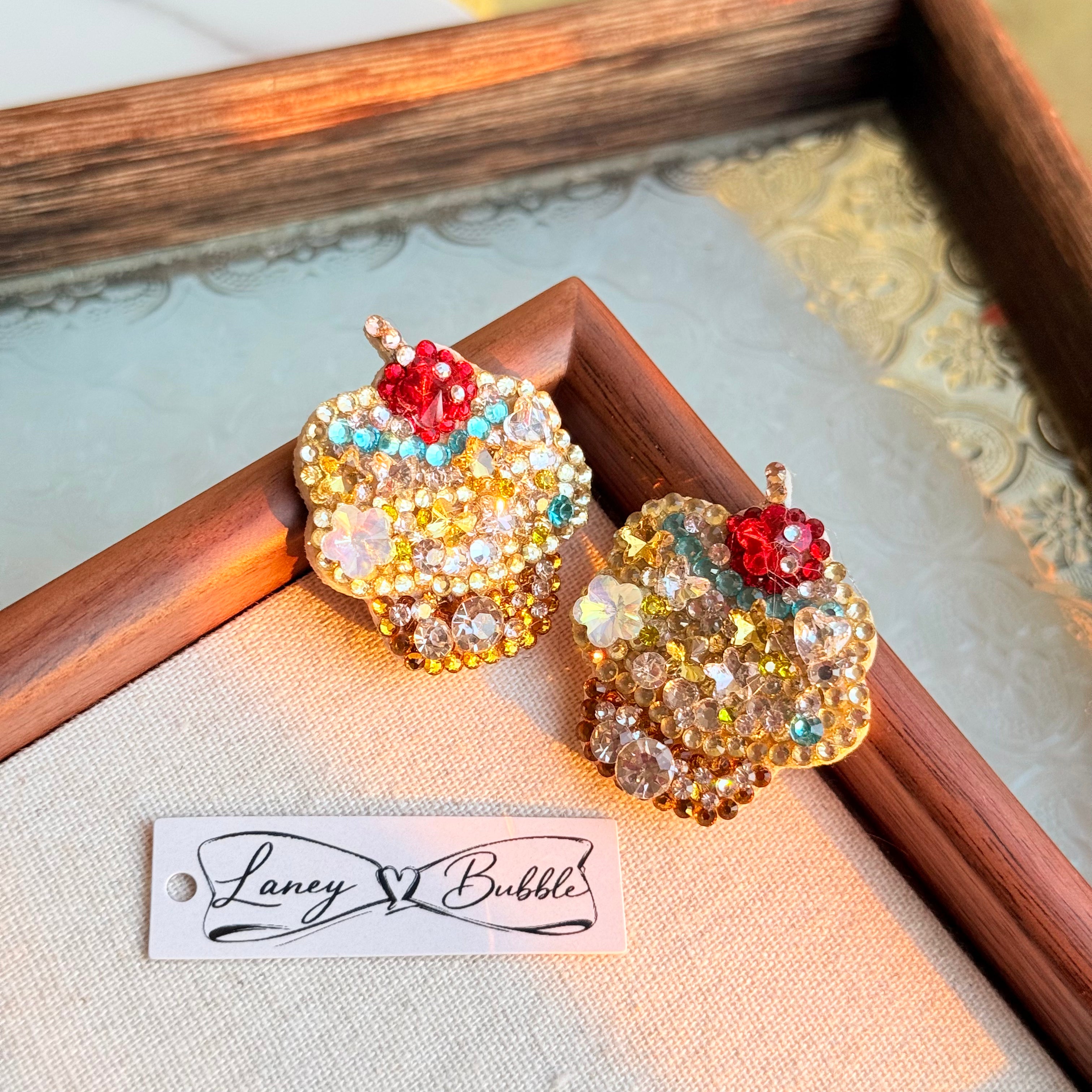 Sparkling Cherry Cupcake Clip