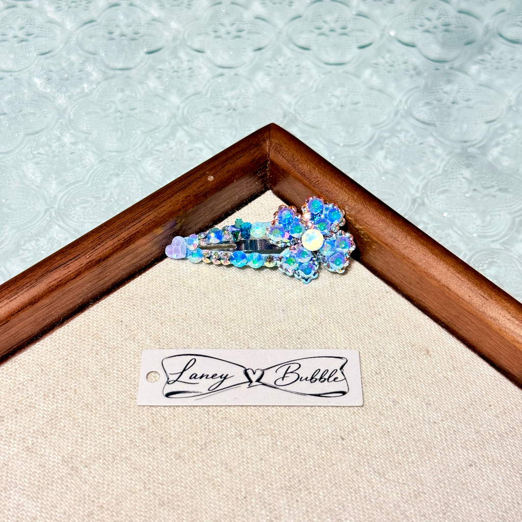 Aurora Blue Crystal Clover Drop Snap Clip