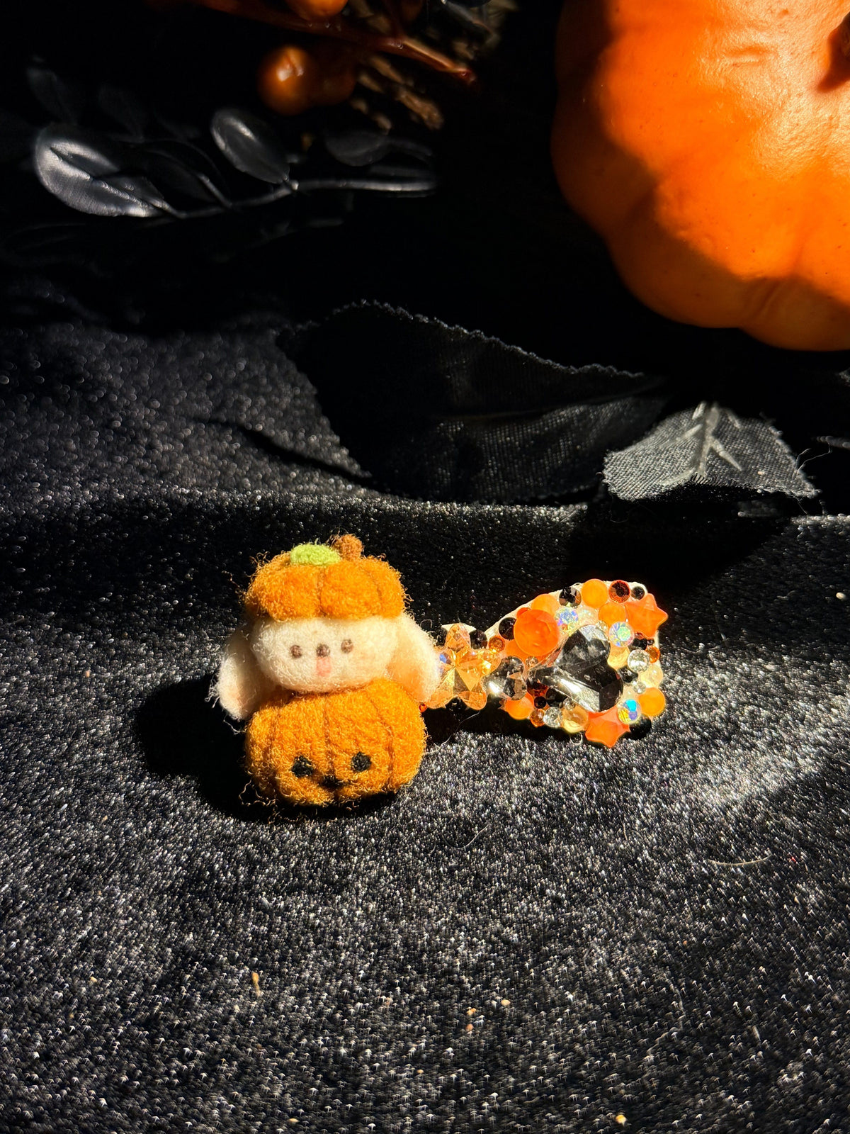 Pumpkins & Spells Crystal Dog Clip